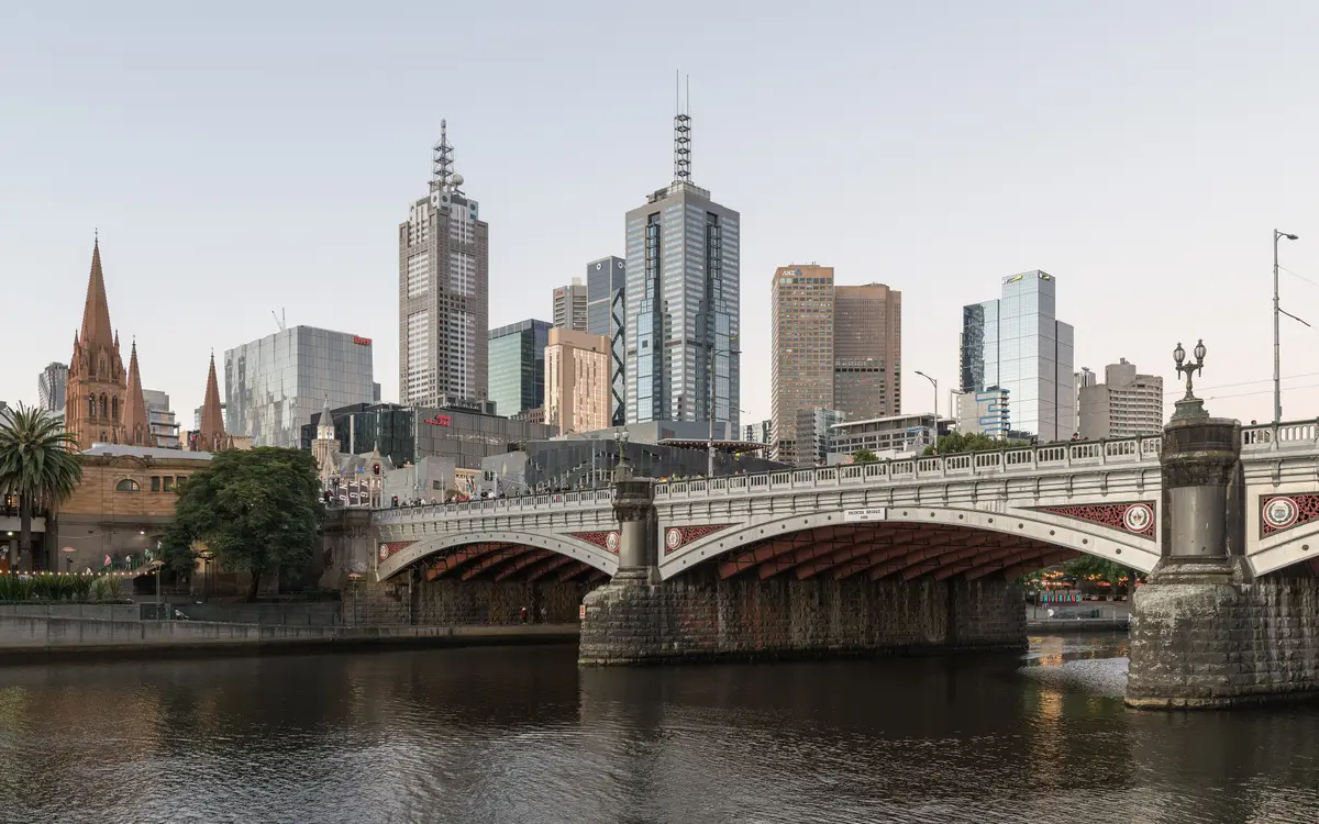 Web design in Melbourne: A southwest view of Princes Bridge and Melbourne skyline