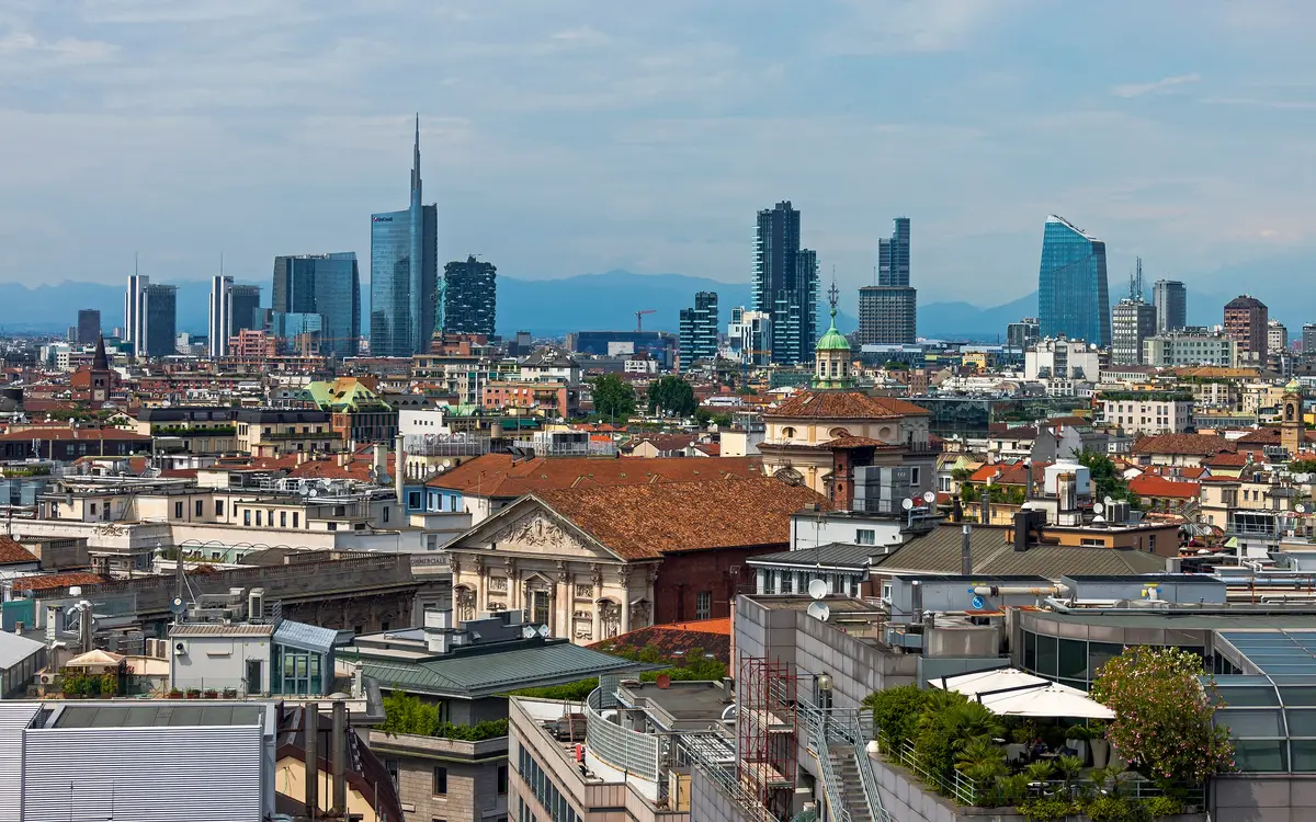 Web design in Milan: Milan skyline from roof of the Duomo