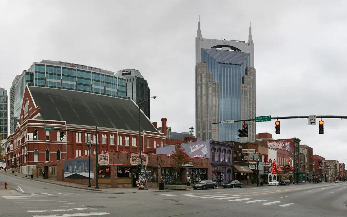 Web design in Nashville: Downtown Nashville at the corner of Broadway and Opry Pl., the Ryman auditorium can be seen on the left.
