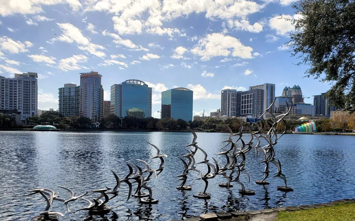 Web design in Orlando: A beautiful sunny afternoon at Lake Eola Park in downtown Orlando, Florida.