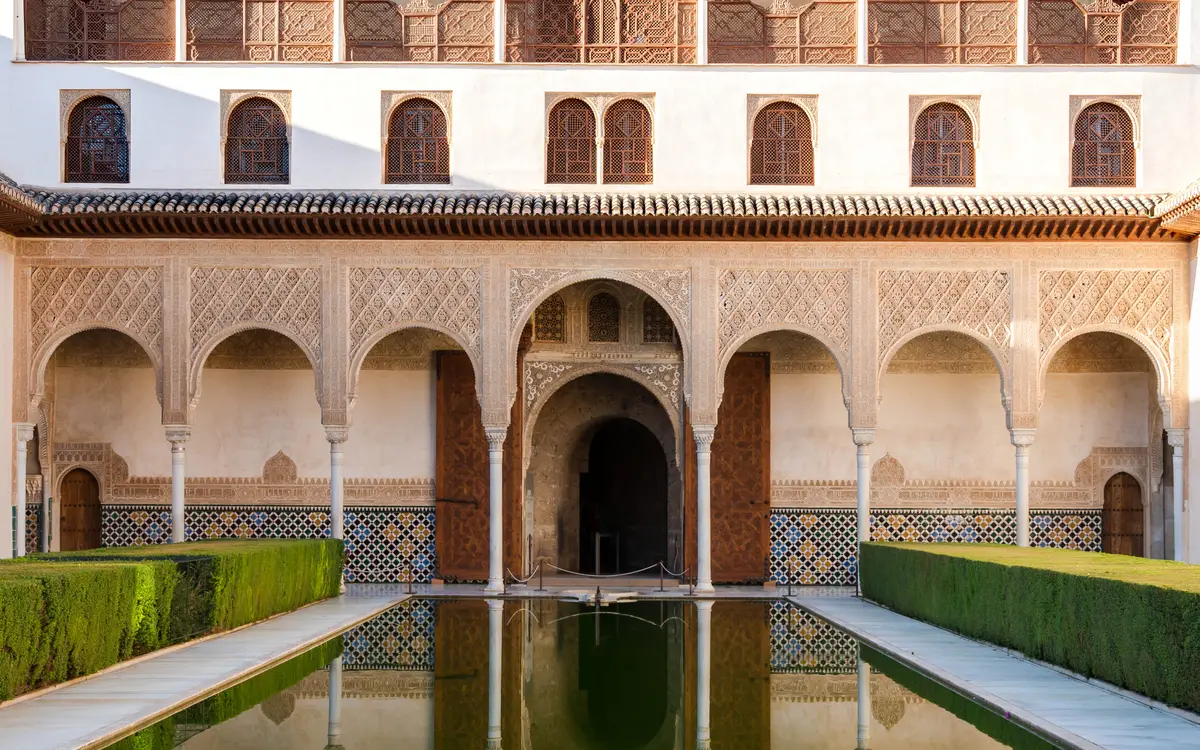 Web design in Spain: Patio de los Arrayanes (Court of the Myrtles), detail, Alhambra, Granada, Spain.