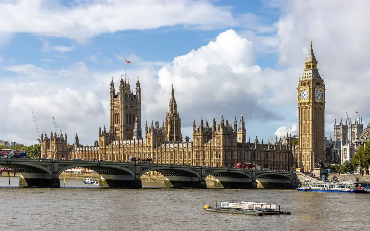 Web design in United Kingdom: Westminster Bridge with Palace of Westminster